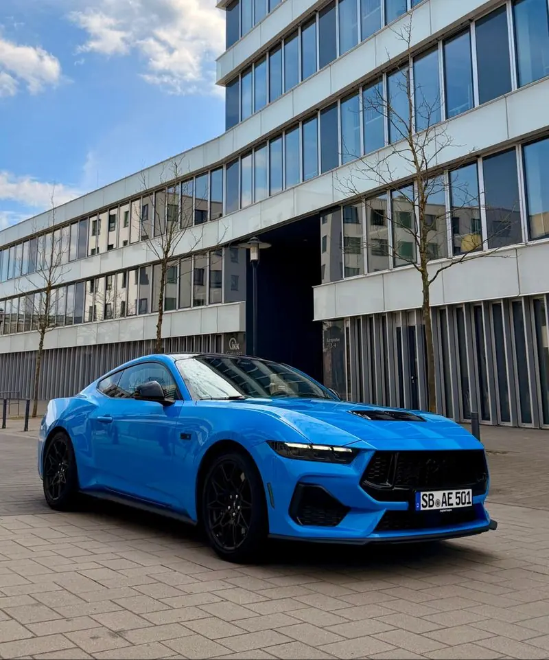 Ford Mustang GT, Front
