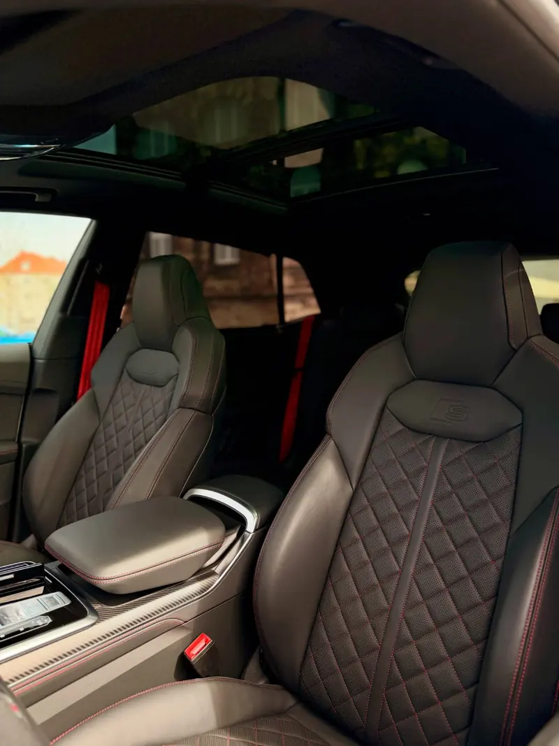 Audi Q8 S line, Sitze